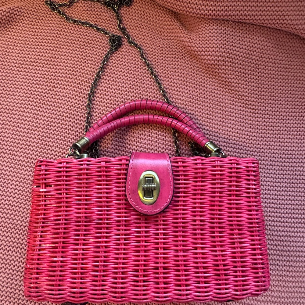 Pink Woven Top-Handle Crossbody Bag wicker box Patricia Nash unique chain